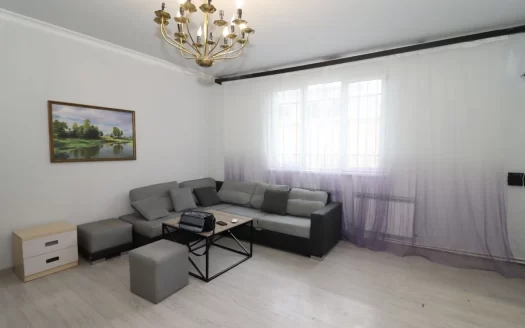 Three story stone house on Proshyan Street 1st Lane in Arabkir, 110 sq.m.