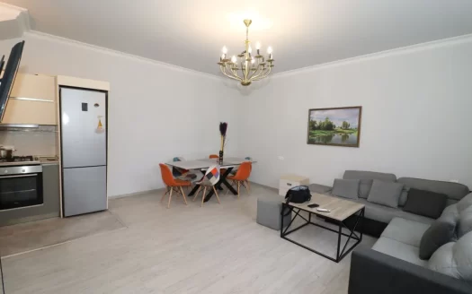 Three story stone house on Proshyan Street 1st Lane in Arabkir, 110 sq.m.