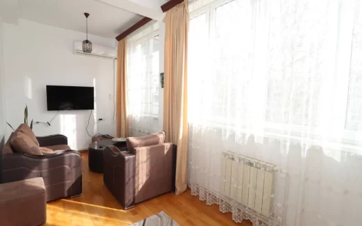 2 room apartment on Mashtots Avenue in the center, 51 sq.m., high ceilings, stone building