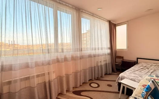 3 room apartment on Acharyan Street in Avan, 78 sq.m., high ceilings, stone building