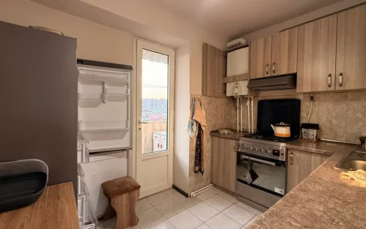 3 room apartment on Acharyan Street in Avan, 78 sq.m., high ceilings, stone building