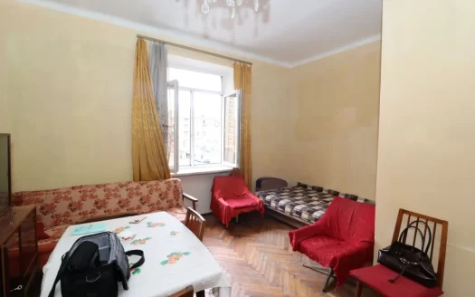 2 room apartment on Saryan Street in the center, 54 sq.m., 3/5 floor, high ceilings, stone building